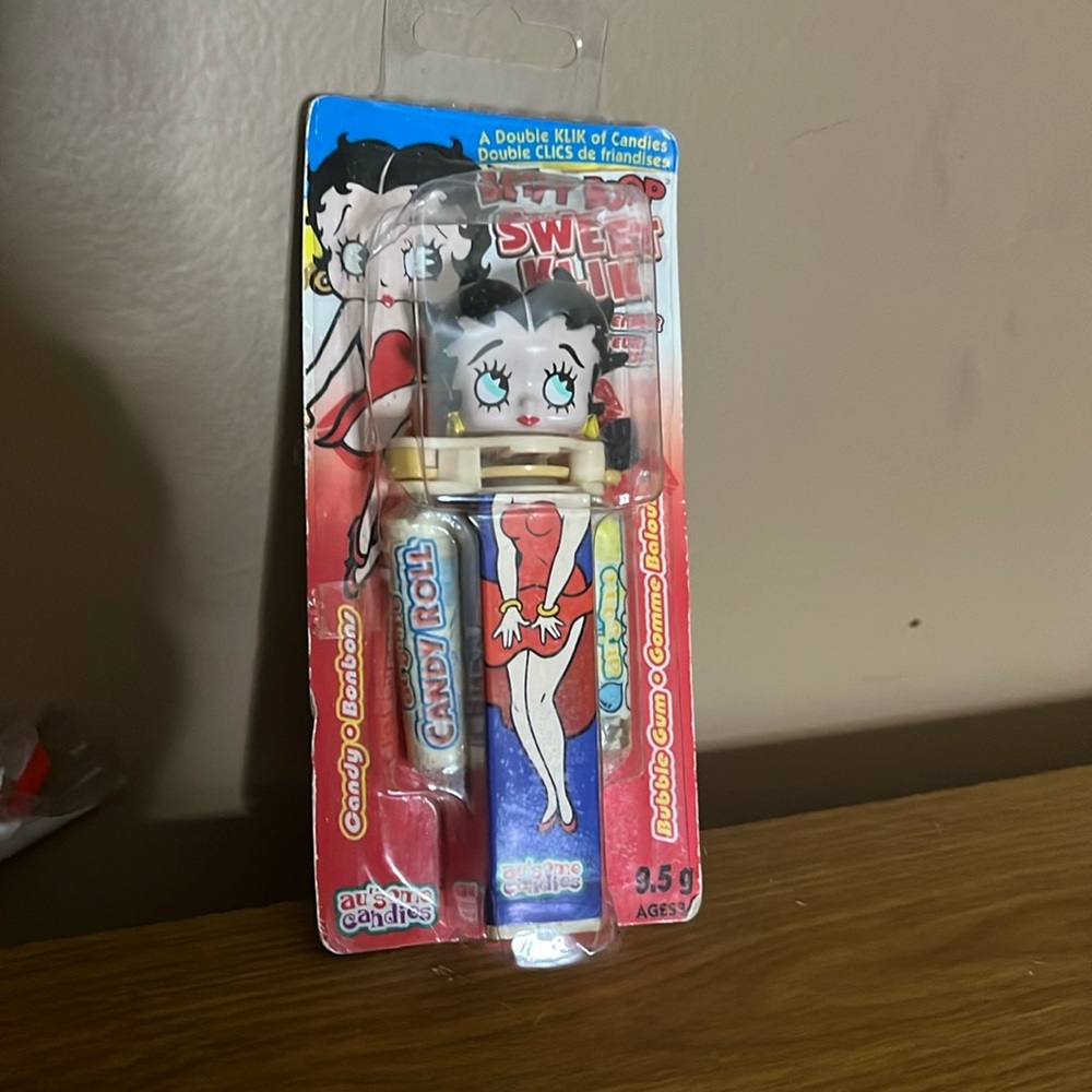 😄Betty Boop Pez dispenser new